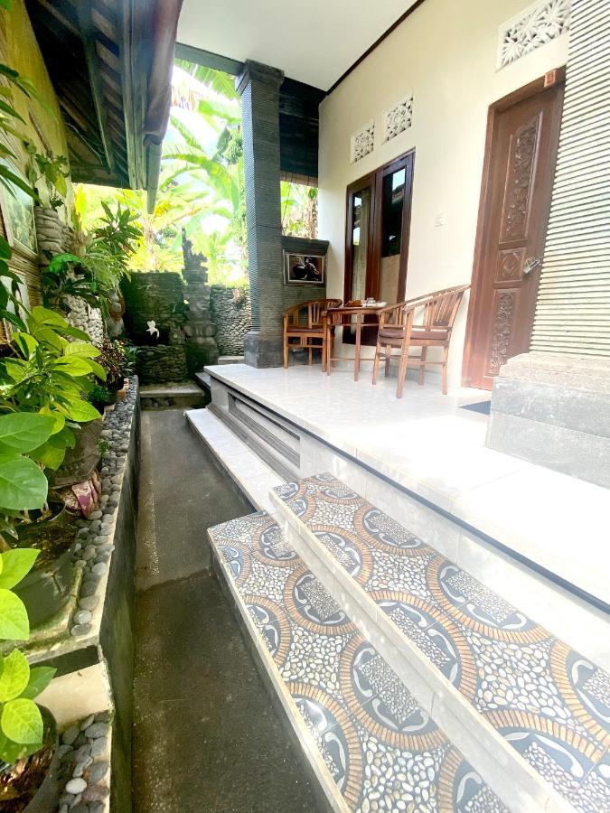 Ayu * Ubud (Bali)